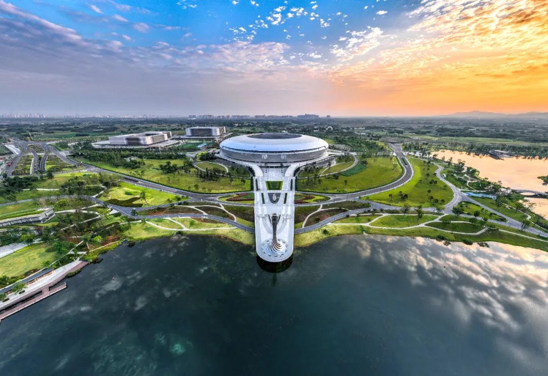 成都东安湖体育公园主体育场.jpg 成都东安湖体育公园主体育场.jpg
